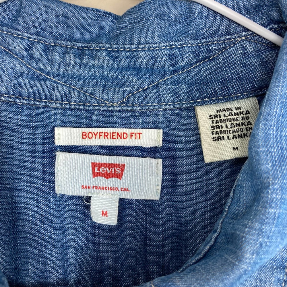 LEVIS Boyfriend Fit Button Down Denim Jean Shirt M - Picture 4 of 12